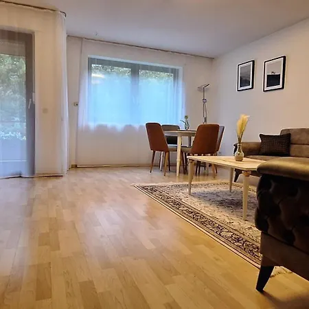 61qm - Sehr Schoene Vollmoeblierte In *