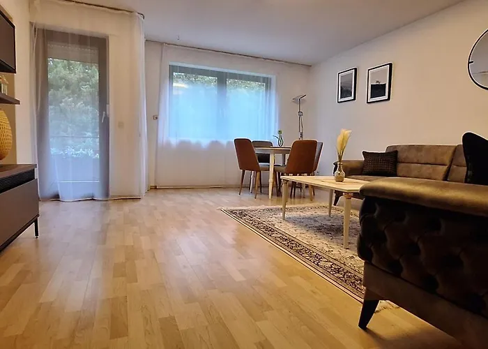 61qm - Sehr Schoene Vollmoeblierte In *