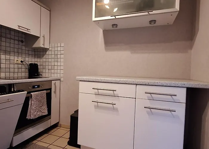 61qm - Sehr Schoene Vollmoeblierte In