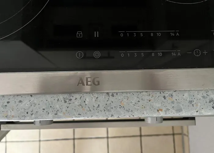 61qm - Sehr Schoene Vollmoeblierte In