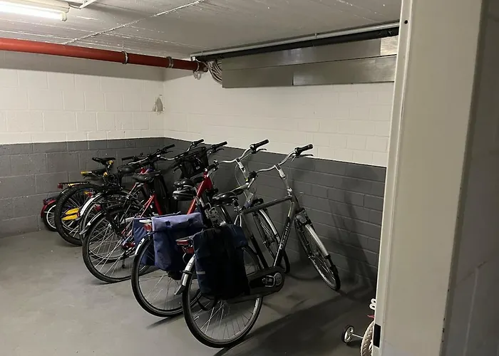 61qm - Sehr Schoene Vollmoeblierte In 公寓