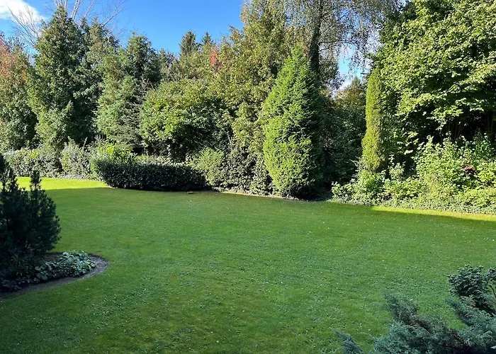 61qm - Sehr Schoene Vollmoeblierte In *